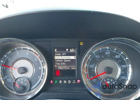 2015 Chrysler Town & Country Touring from USA, damaged, VIN 2C4RC1BGXFR544373